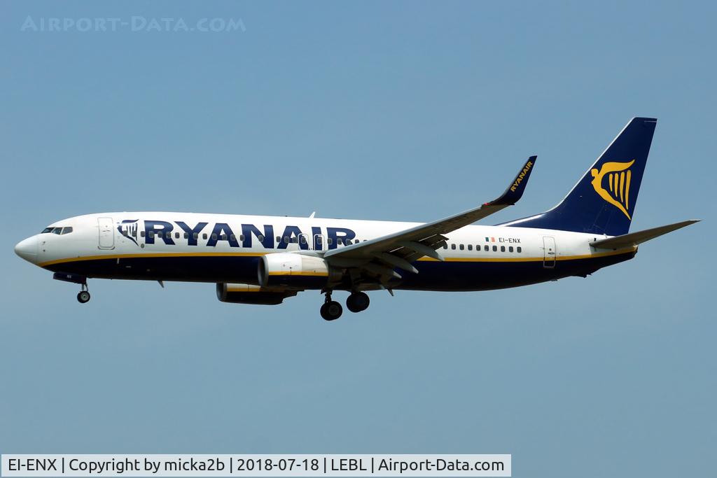 EI-ENX, 2010 Boeing 737-8AS C/N 40305, Landing