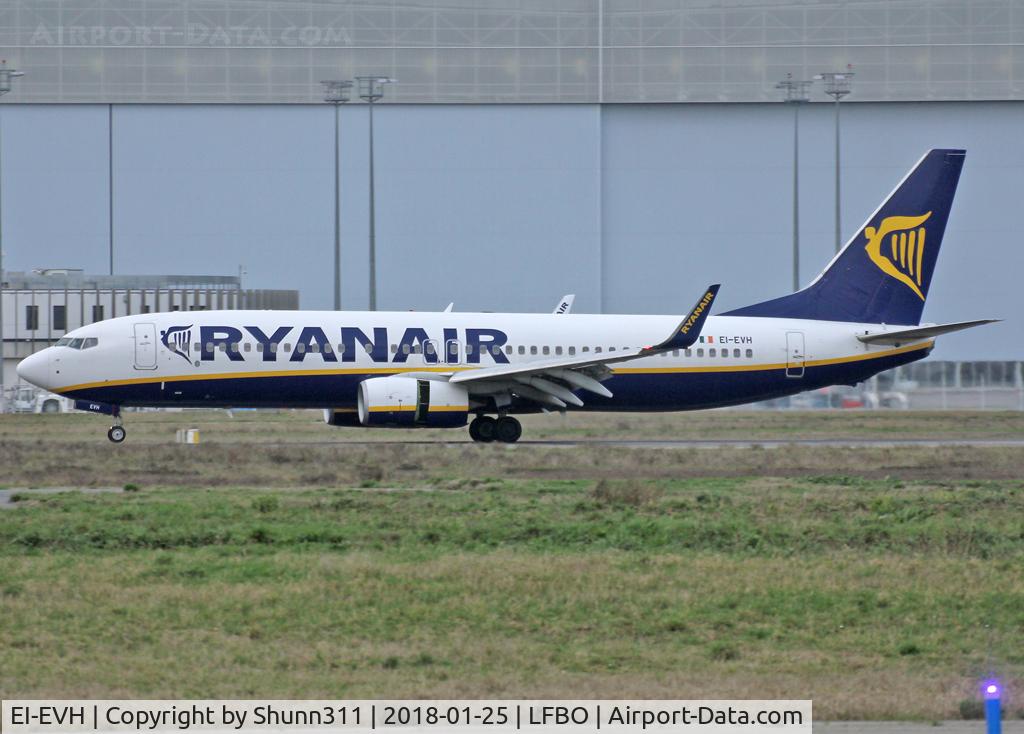 EI-EVH, 2012 Boeing 737-8AS C/N 40290, Landing rwy 14R