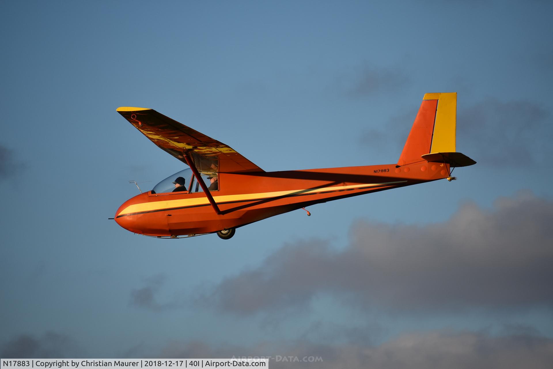 N17883, 1972 Schweizer SGS 2-33A C/N 253, Schweizer SGS 2-33A on final