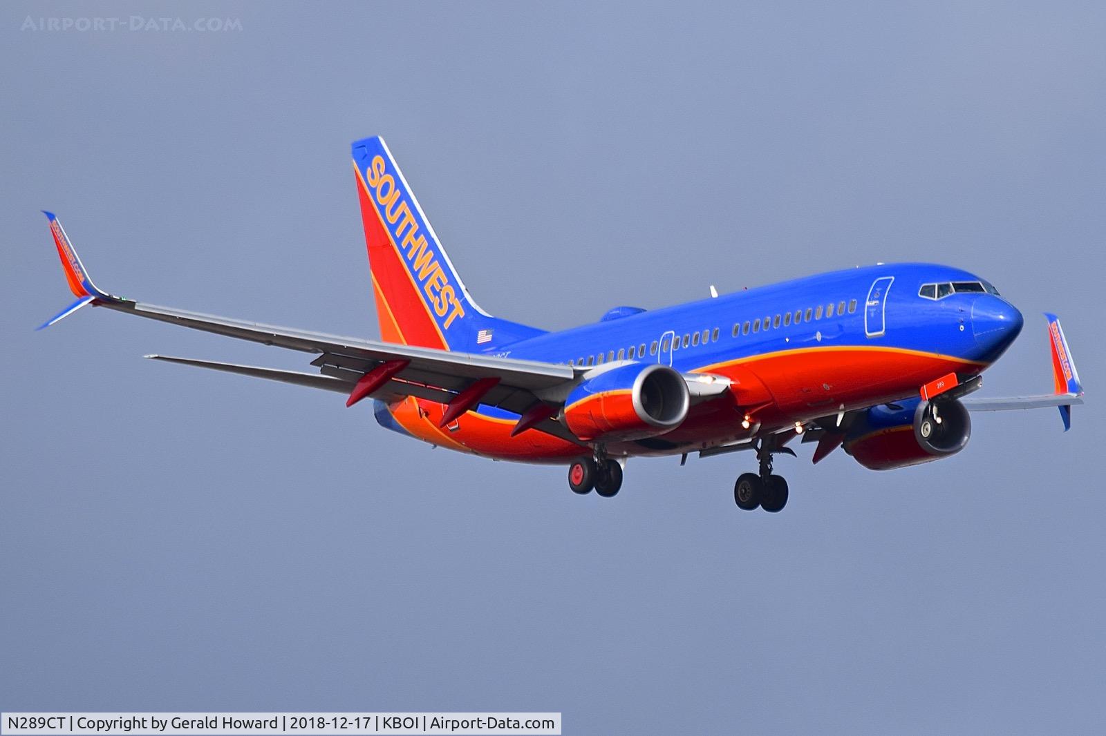 N289CT, 2007 Boeing 737-7H4 C/N 36633, Landing RWY 10L.