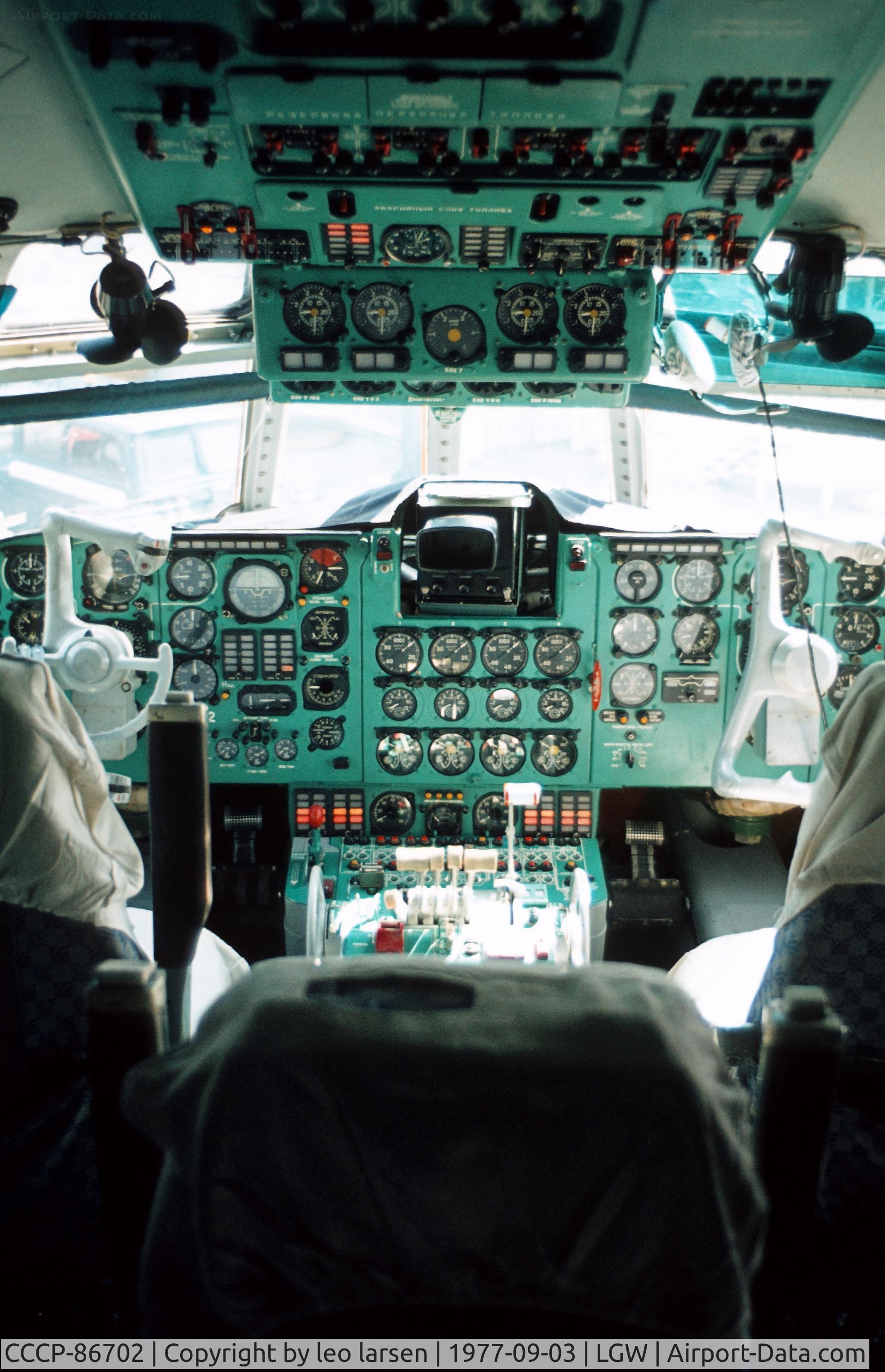CCCP-86702, 1973 Ilyushin Il-62M C/N 31505, London Gatwick 3.9.1977