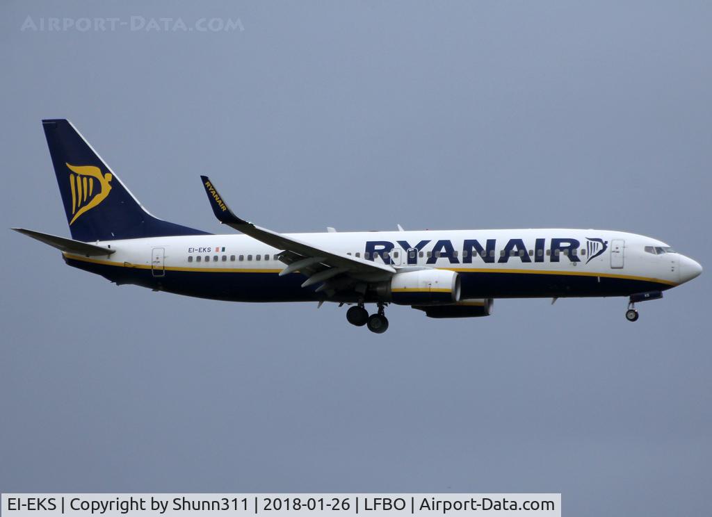 EI-EKS, 2010 Boeing 737-8AS C/N 38504, Landing rwy 32L