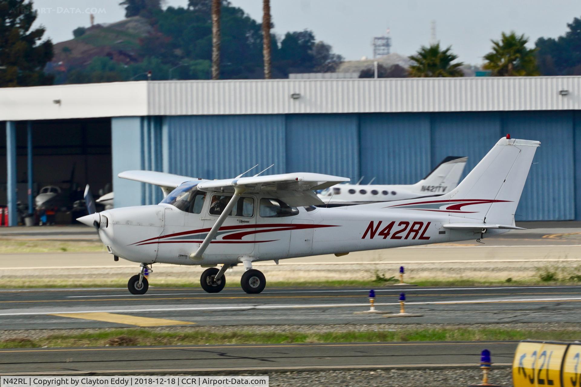 N42RL, 1998 Cessna 172R C/N 17280405, Buchanan Field Concord California 2018.