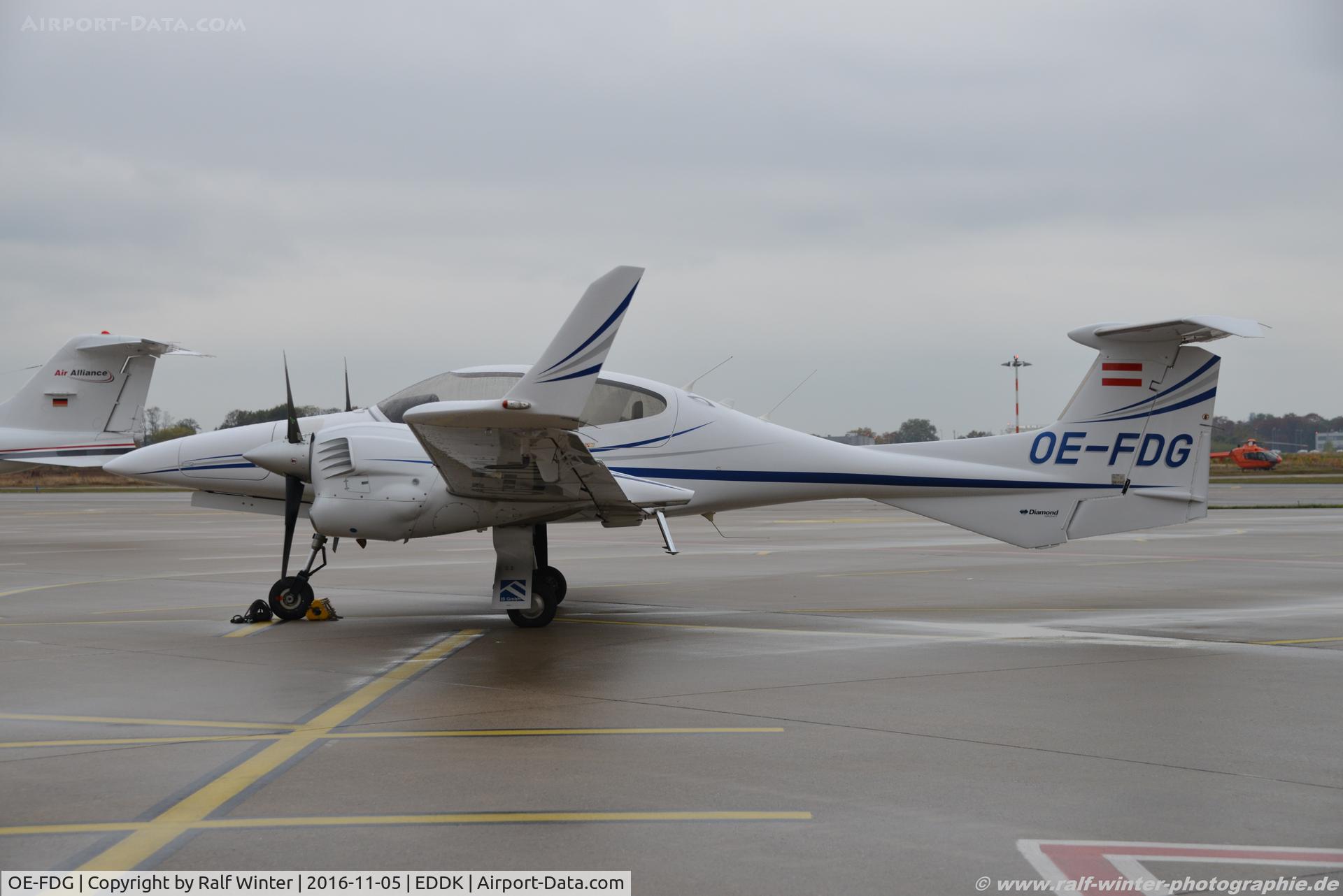 OE-FDG, Diamond DA-42 Twin Star C/N 42.054, Diamond Aircraft DA-42 Twin Star - TDG Technische Dienstleistungen  - 42.054 - OE-FDG - 05.11.2016