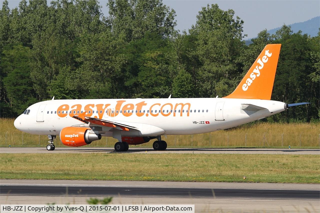HB-JZZ, 2010 Airbus A320-214 C/N 4233, Airbus A320-214, Taxiing to holding point rwy 15, Bâle-Mulhouse-Fribourg airport (LFSB-BSL)
