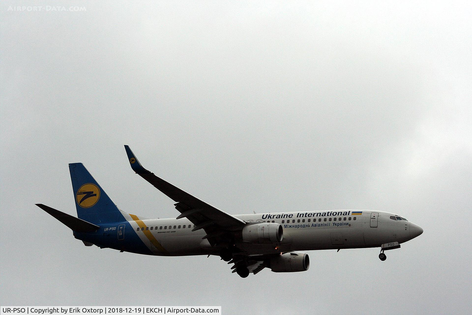 UR-PSO, 2001 Boeing 737-8Q8 C/N 30628, UR-PSO landing rw 12