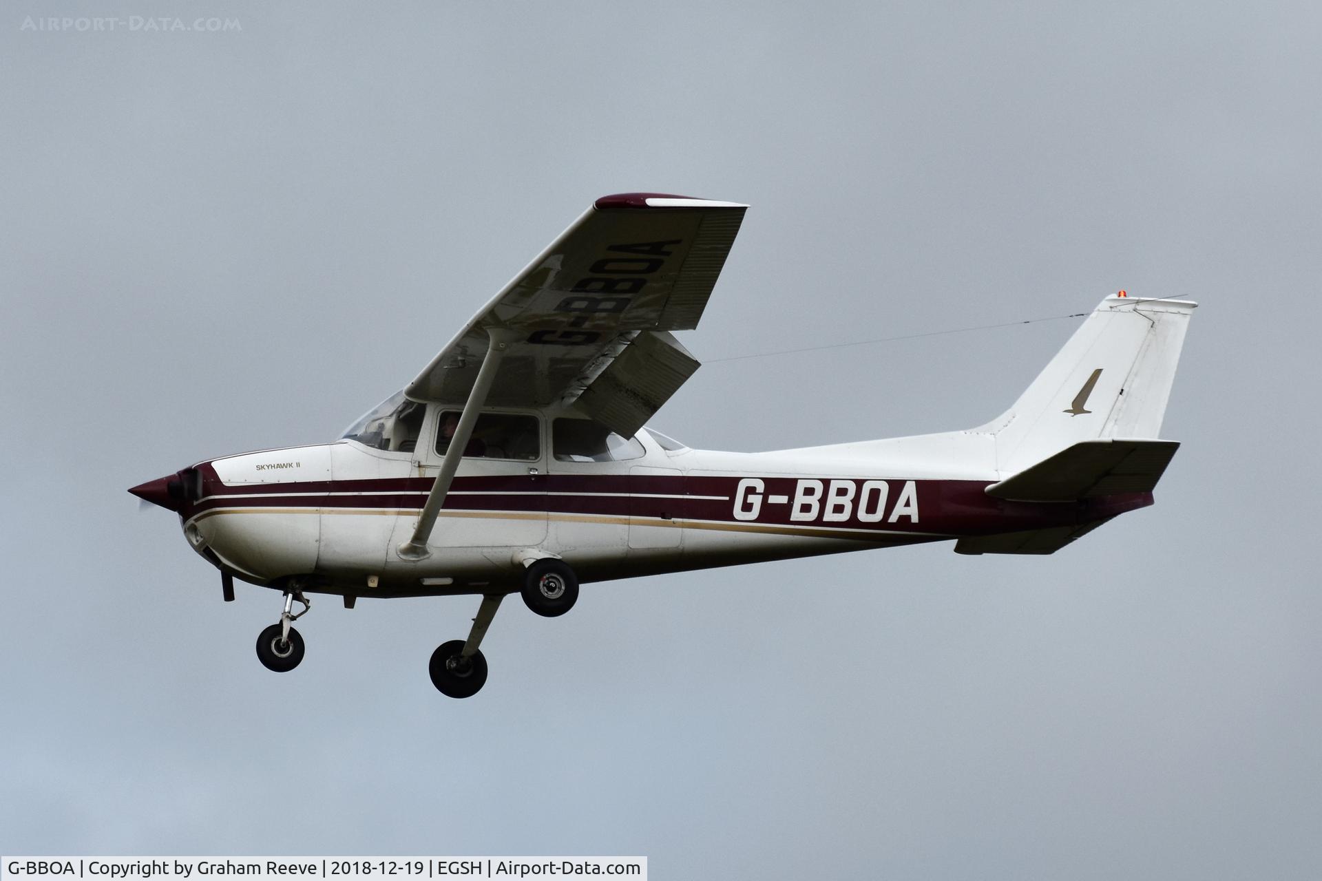G-BBOA, 1973 Reims F172M Skyhawk Skyhawk C/N 1066, Landing at Norwich.