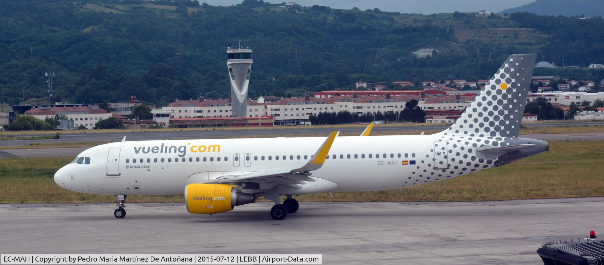 EC-MAH, 2014 Airbus A320-214 C/N 6039, Loiu - Bilbao - Euskadi - España