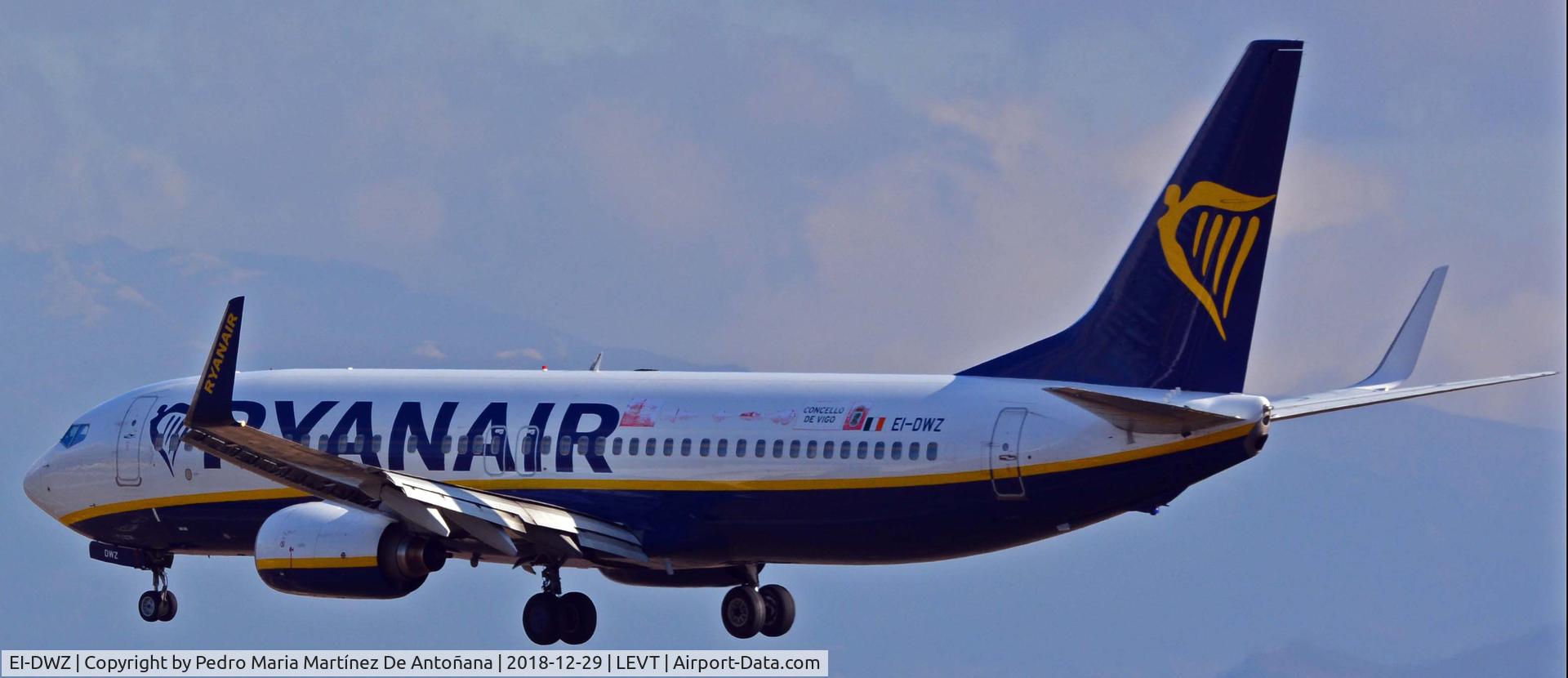 EI-DWZ, 2008 Boeing 737-8AS C/N 33628, Foronda - Vitoria-Gasteiz - Euskadi - España