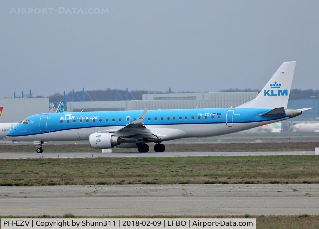PH-EZV, 2012 Embraer 190LR (ERJ-190-100LR) C/N 19000528, Lining up rwy 32R for departure from Mike 2... New c/s