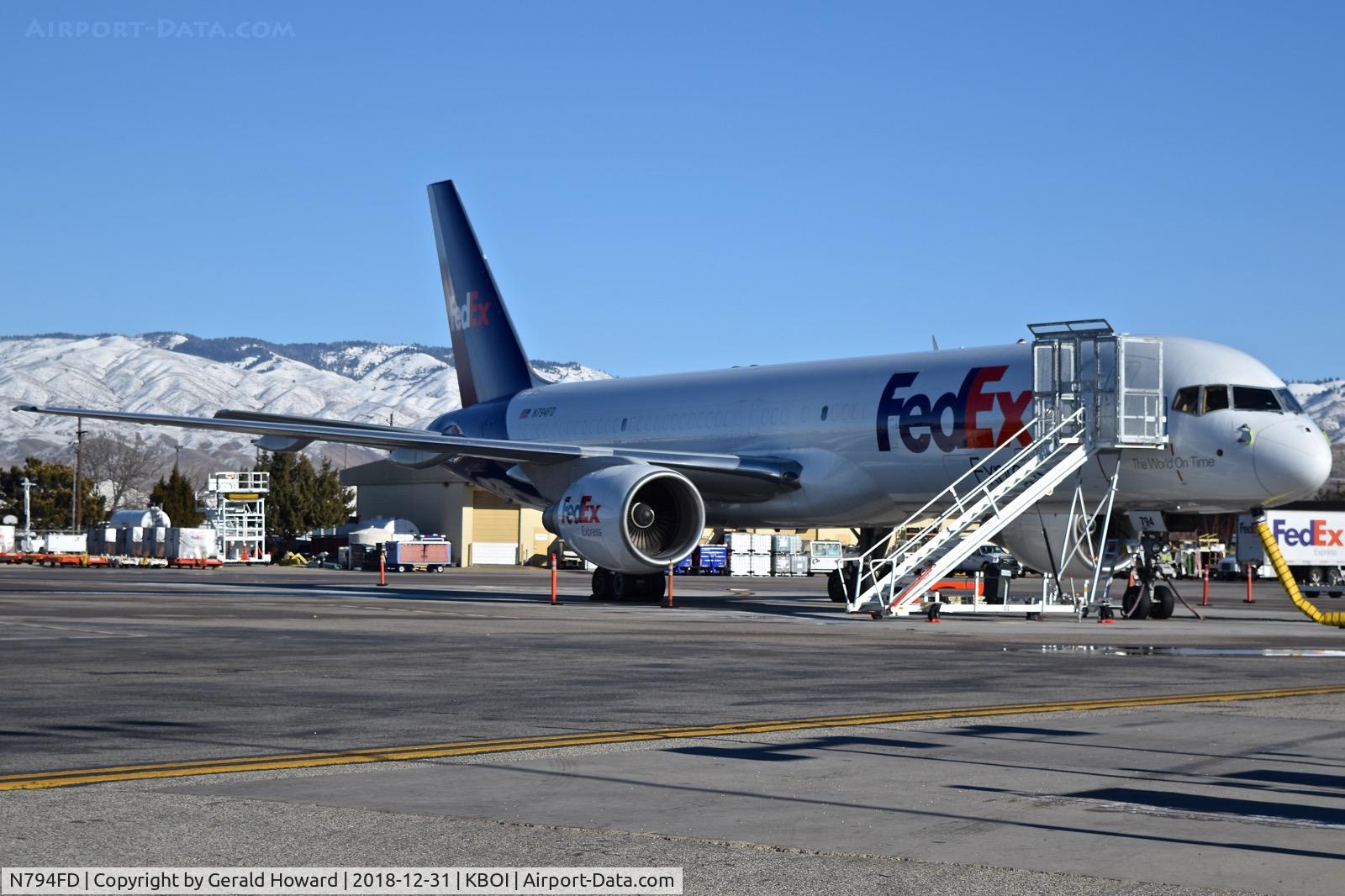 N794FD, 1993 Boeing 757-222F C/N 26701, Parked on the Fed Ex ramp.