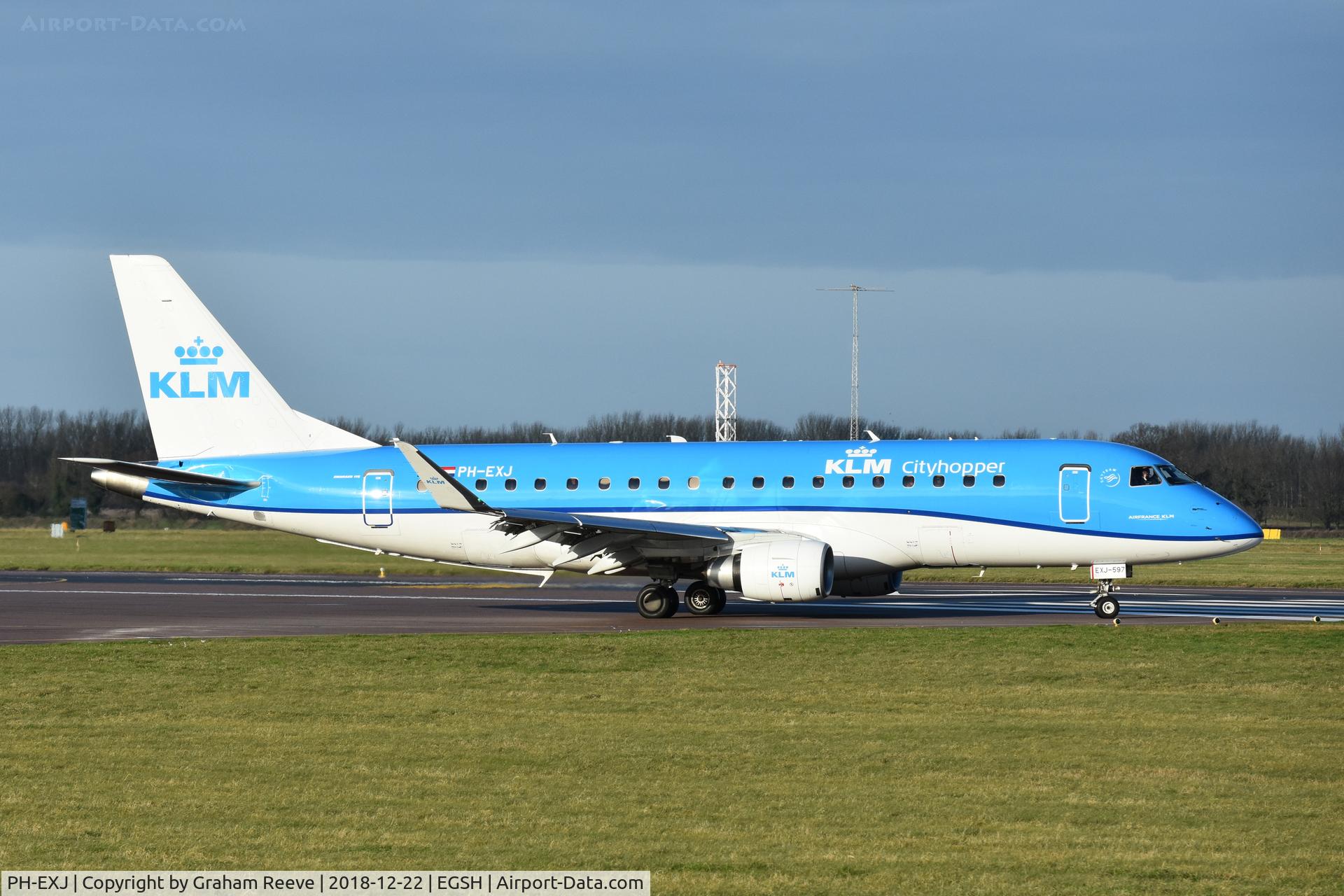 PH-EXJ, 2016 Embraer 175LR (ERJ-170-200LR) C/N 17000597, Departing from Norwich.