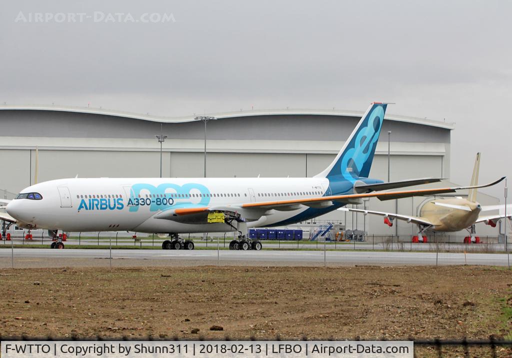 F-WTTO, 2018 Airbus A330-800 C/N 1888, C/n 1888 - Waiting his engines