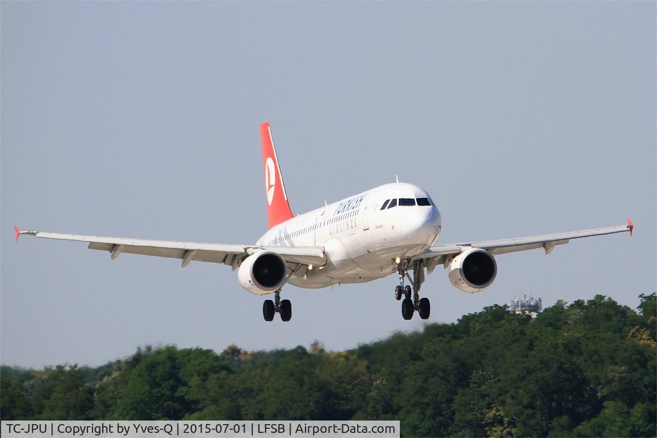 TC-JPU, 2009 Airbus A320-214 C/N 3896, Airbus A320-214, On final rwy 15, Bâle-Mulhouse-Fribourg airport (LFSB-BSL)