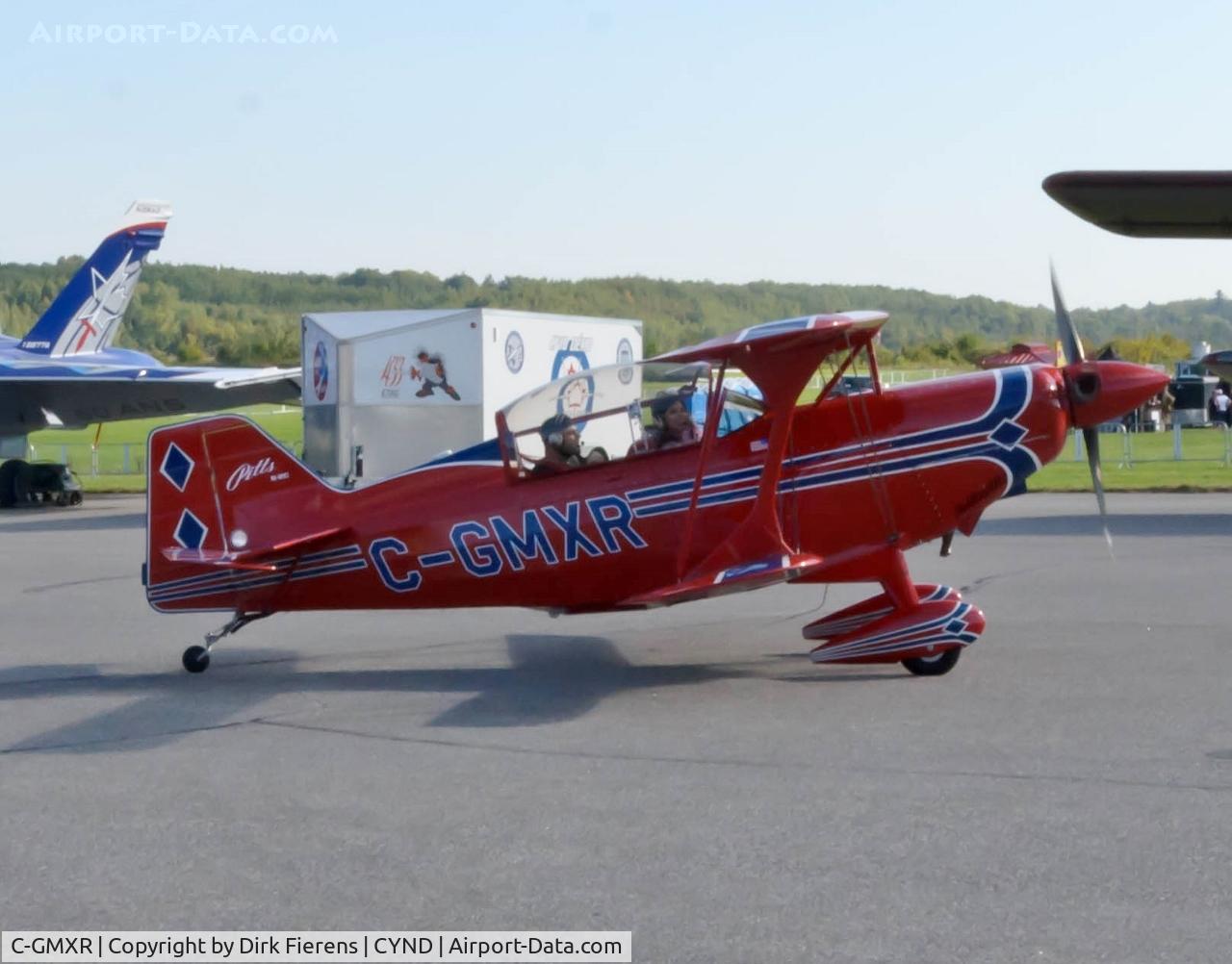 C-GMXR, 2012 Aviat Pitts S-2C Special C/N 6089, Taxing towards ramp.