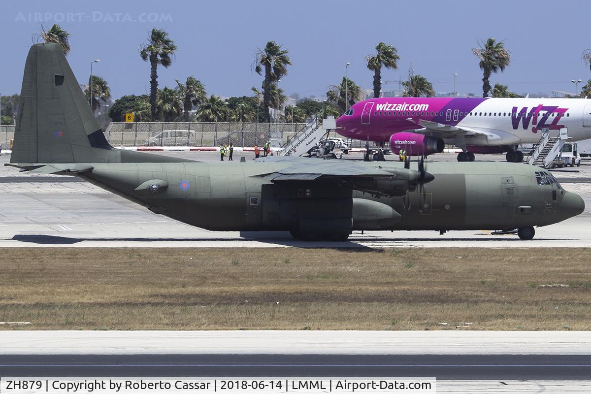 ZH879, 1998 Lockheed Martin C-130J-30 Hercules C.4 C/N 382-5463, Park 9