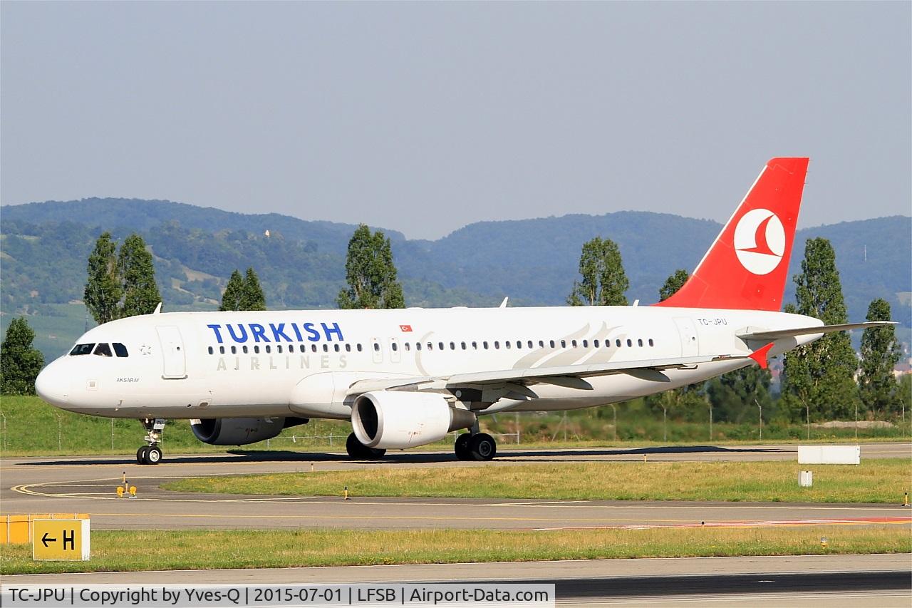 TC-JPU, 2009 Airbus A320-214 C/N 3896, Airbus A320-214, Taxiing to holding point rwy 15, Bâle-Mulhouse-Fribourg airport (LFSB-BSL)