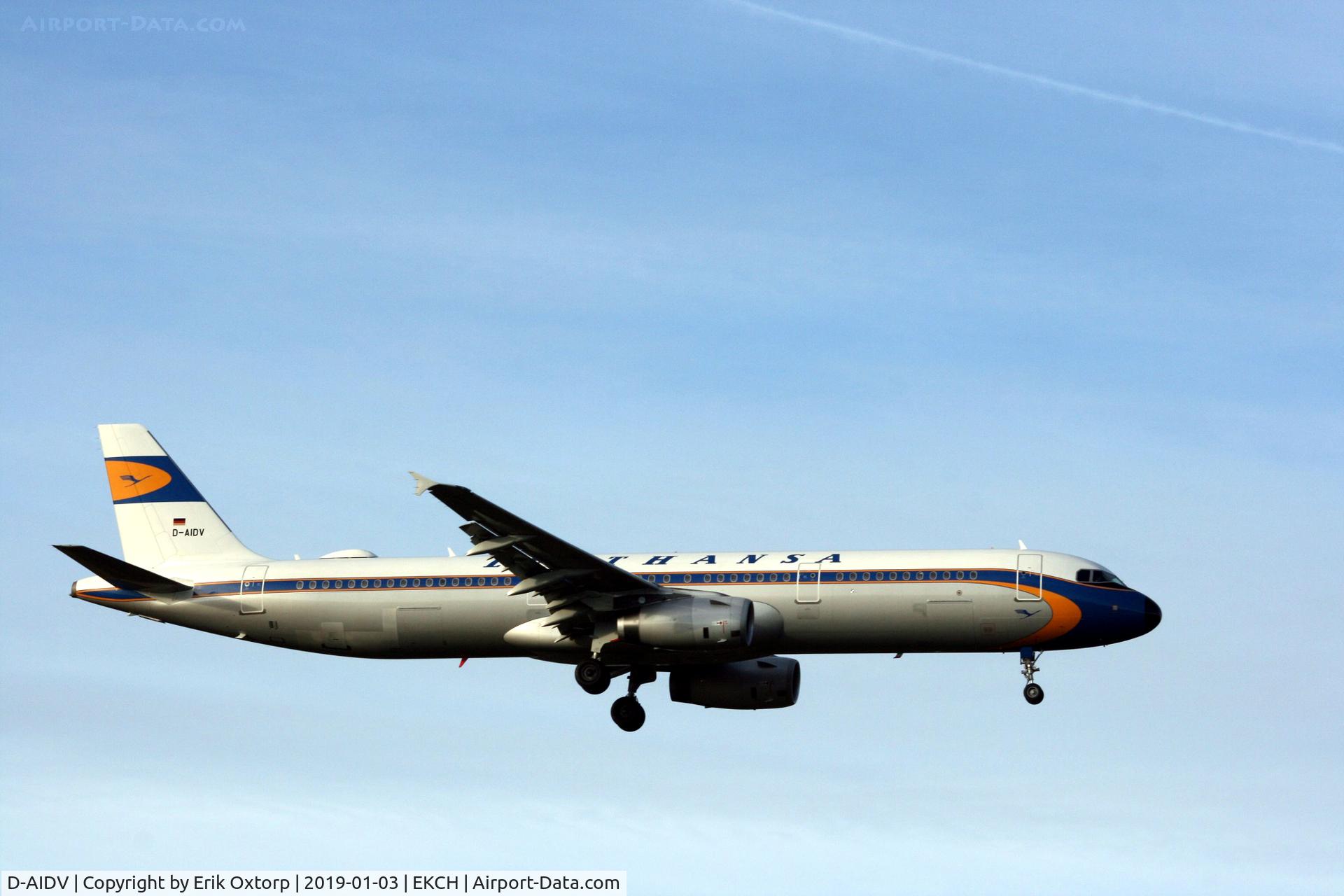 D-AIDV, 2012 Airbus A321-231 C/N 5413, D-AIDV landing rw 04L