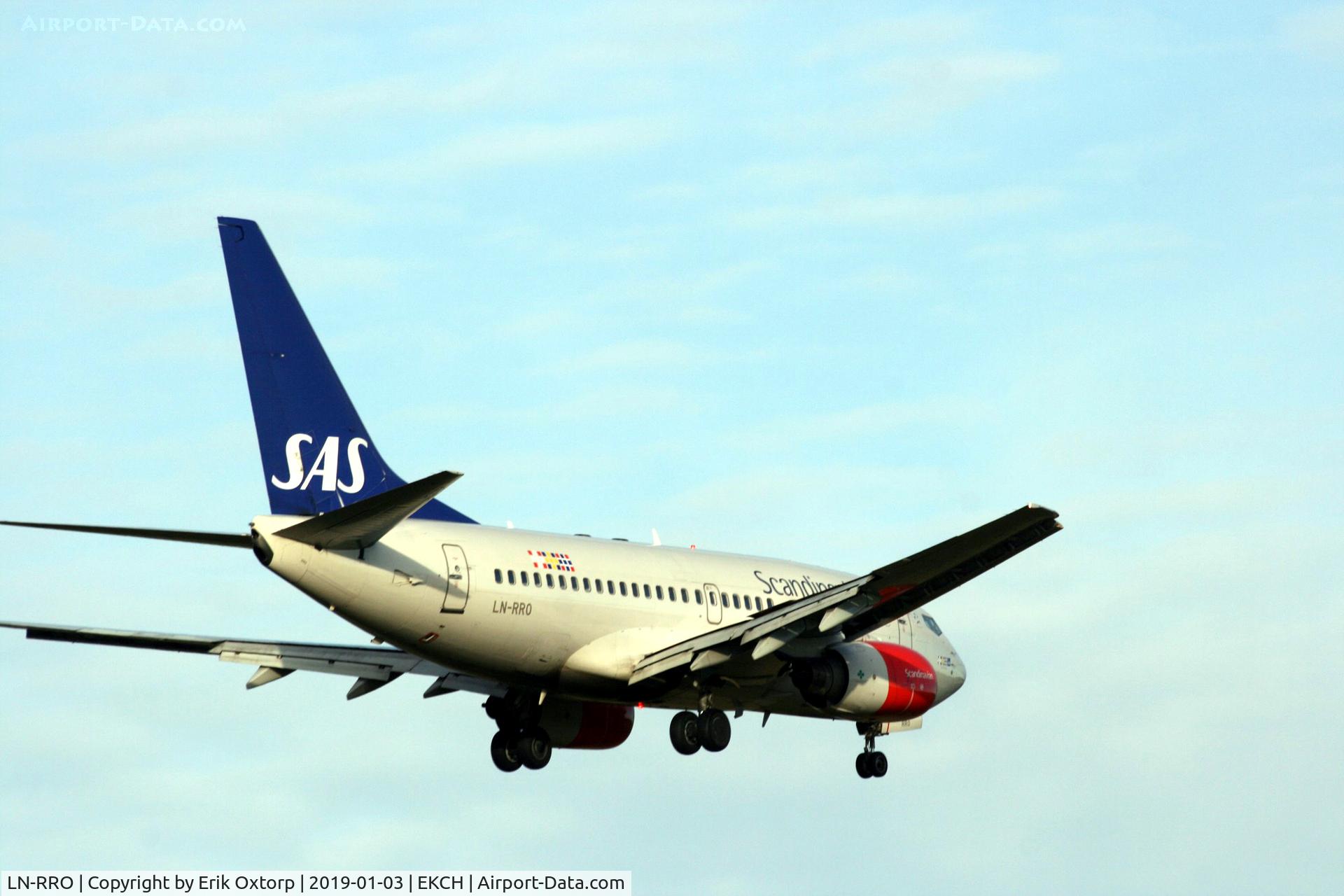 LN-RRO, 1998 Boeing 737-683 C/N 28288, LN-RRO landing rw 04L