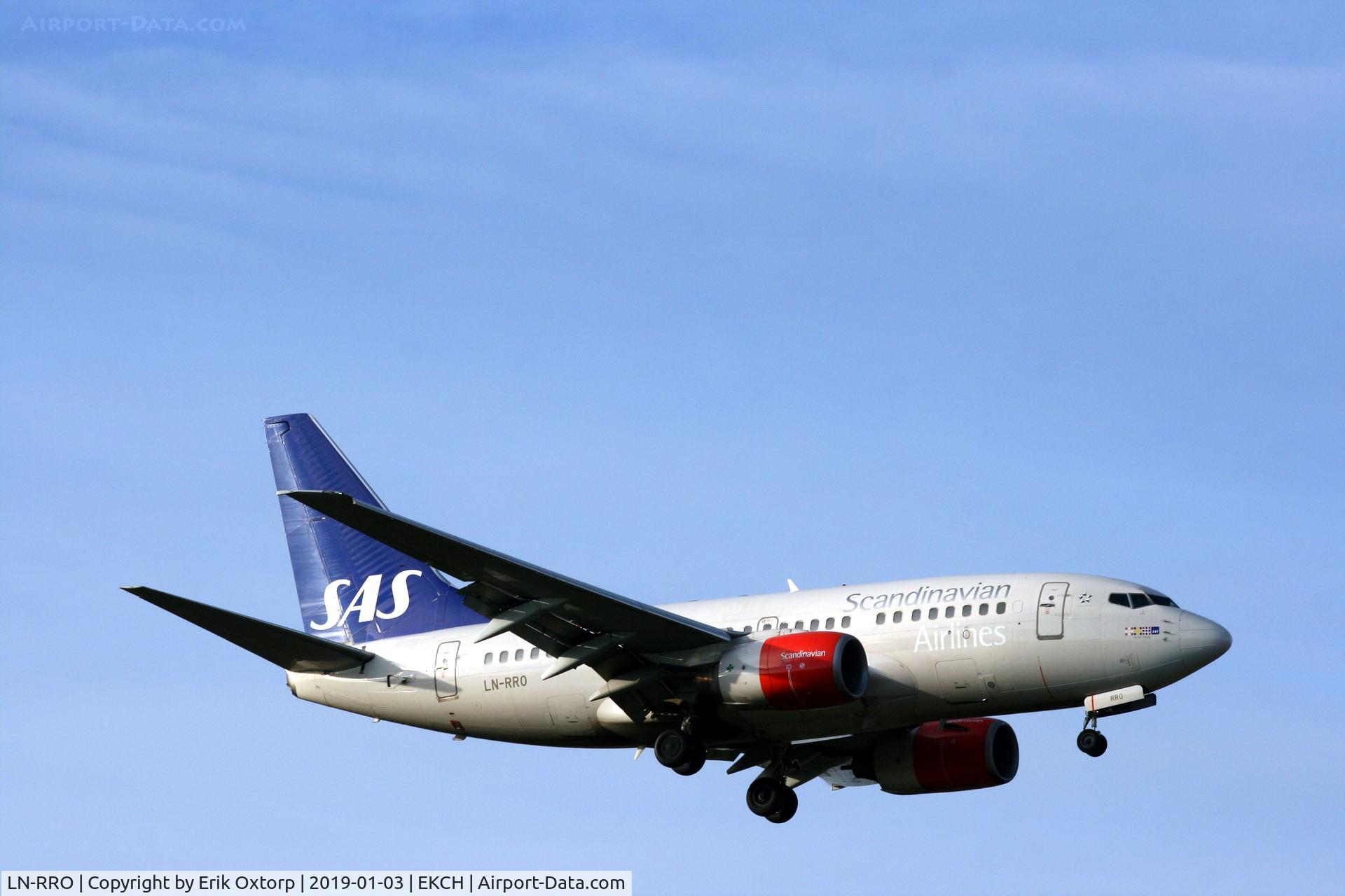 LN-RRO, 1998 Boeing 737-683 C/N 28288, LN-RRO landing rw 04L