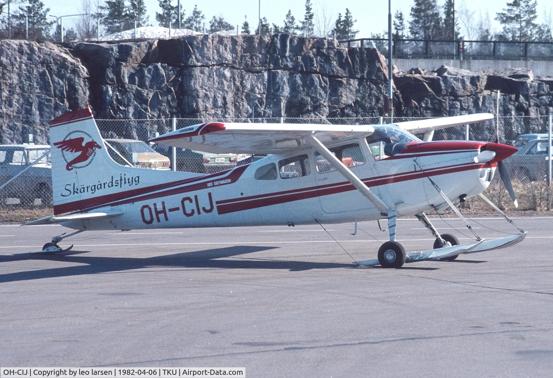 OH-CIJ, Cessna A185F Skywagon 185 C/N 185-04004, Turku 6.4.1982