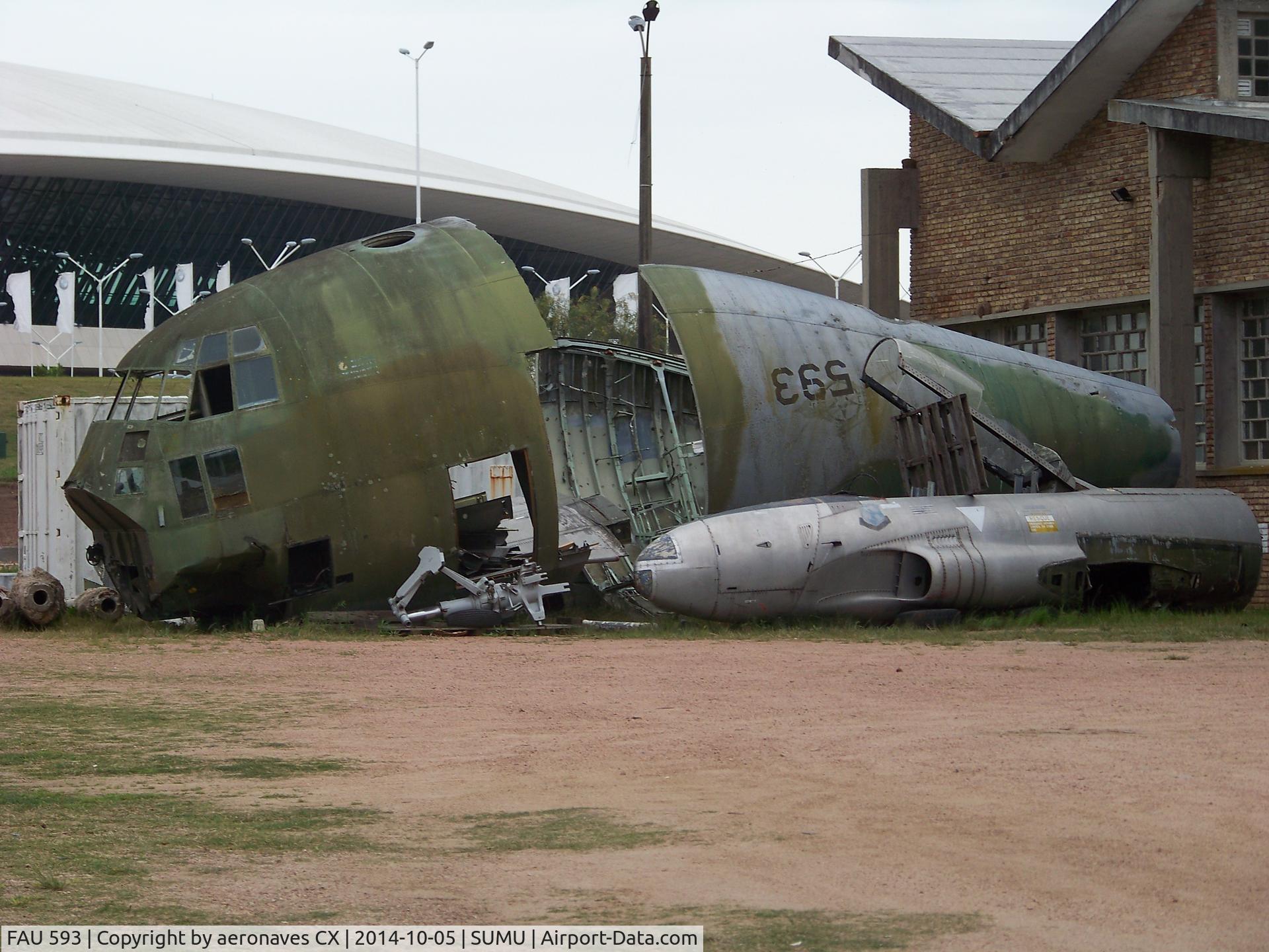 FAU 593, 1959 Lockheed C-130B Hercules C/N 282-3541, restos en Base Aérea Nro. 1 Carrasco