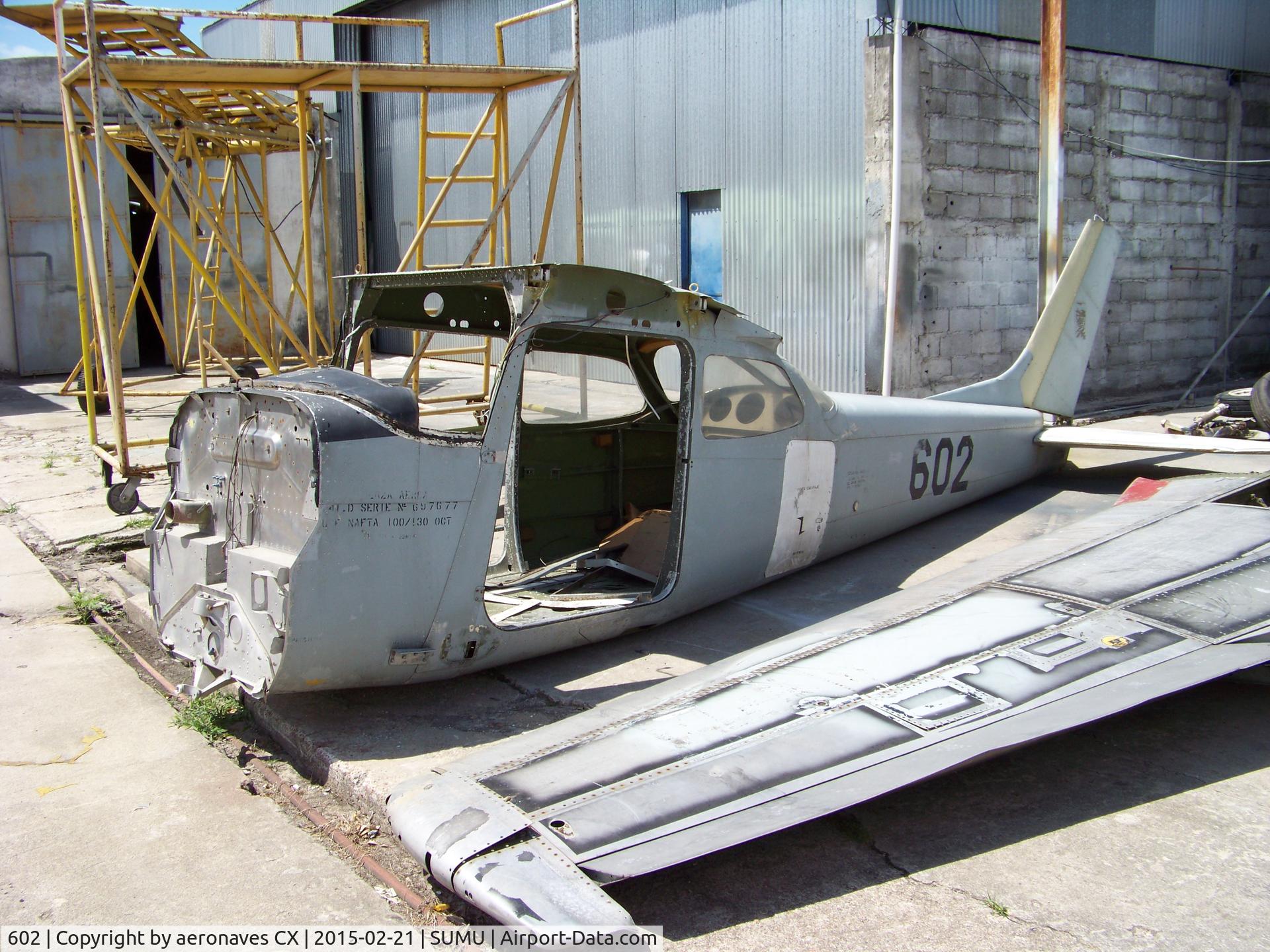 602, 1969 Cessna T-41D Mescalero C/N R172-0394, Restos en Base Aérea Nro. 1 Carrasco.