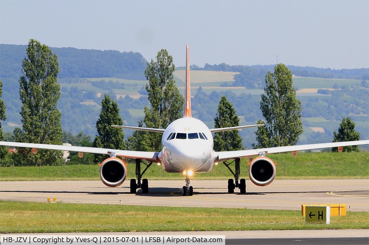 HB-JZV, 2006 Airbus A319-111 C/N 2709, Airbus A320-214,Taxiing to holding point rwy 15, Bâle-Mulhouse-Fribourg airport (LFSB-BSL)
