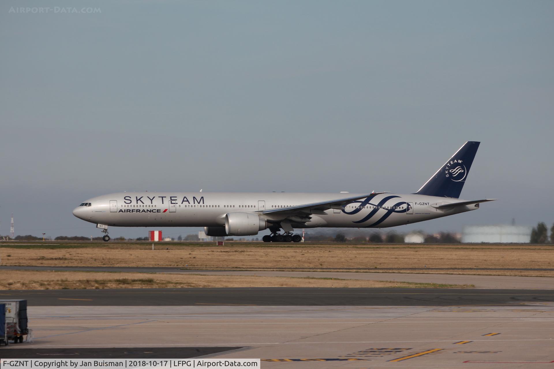 F-GZNT, 2016 Boeing 777-328/ER C/N 38705, Air France - Skyteam