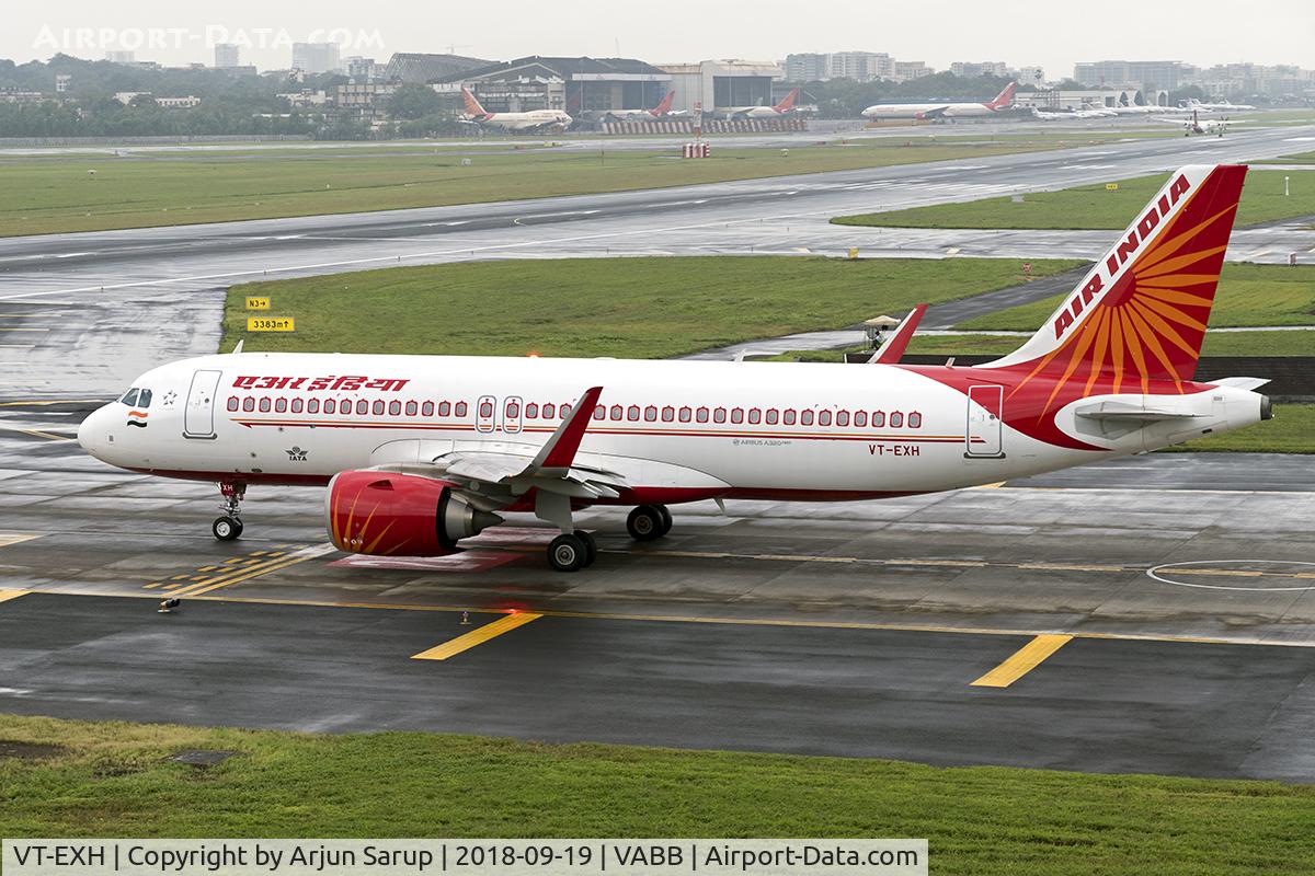 VT-EXH, 2017 Airbus A320-251N C/N 7764, Taxiing out for departure.