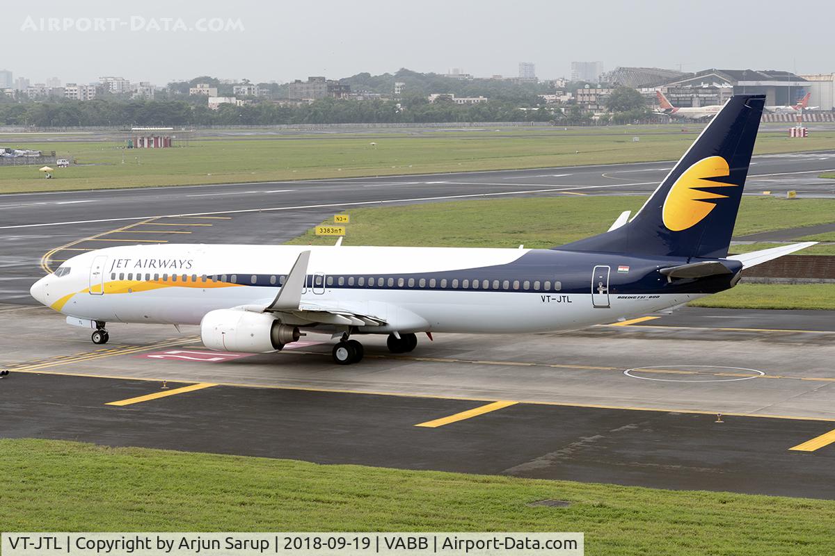 VT-JTL, 2009 Boeing 737-86J C/N 37745, Taxiing out for departure.