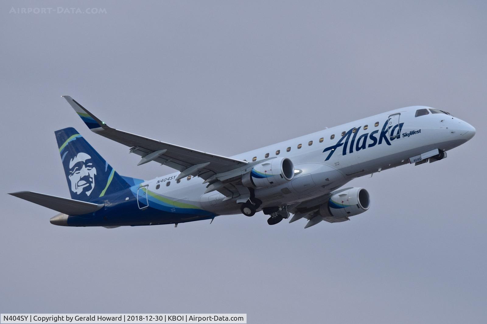 N404SY, 2018 Embraer 175LR (ERJ-170-200LR) C/N 17000739, Climb out from RWY 28R.