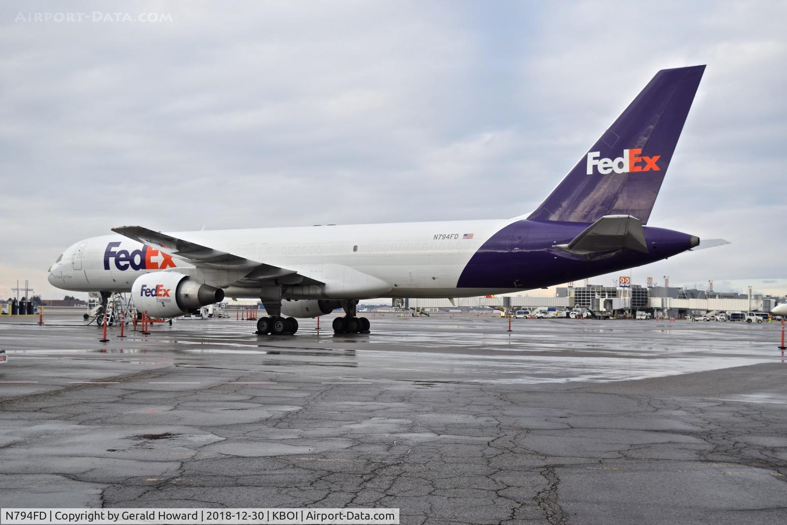 N794FD, 1993 Boeing 757-222F C/N 26701, Parked on the Fed Ex ramp.