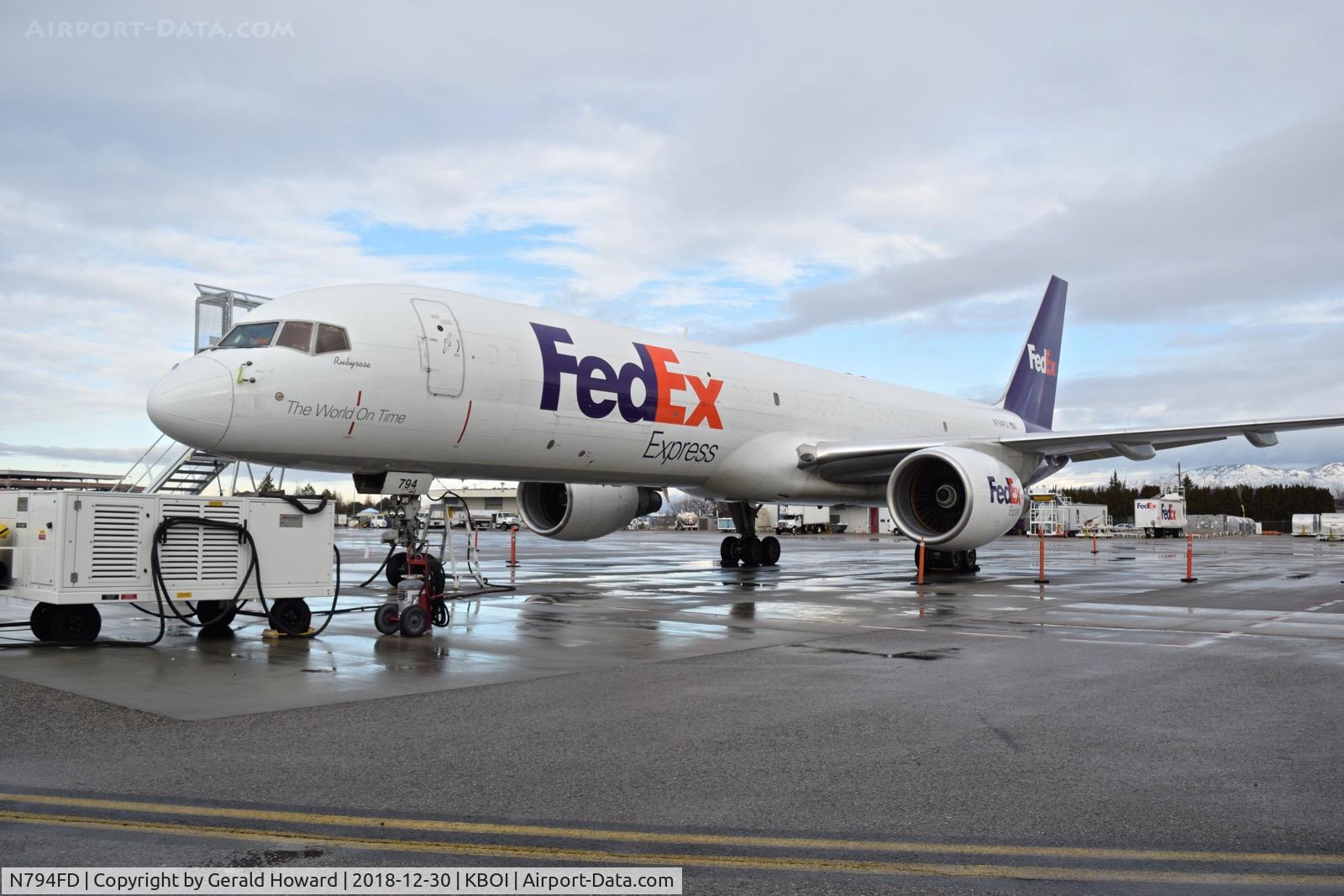 N794FD, 1993 Boeing 757-222F C/N 26701, Parked on the Fed Ex ramp.