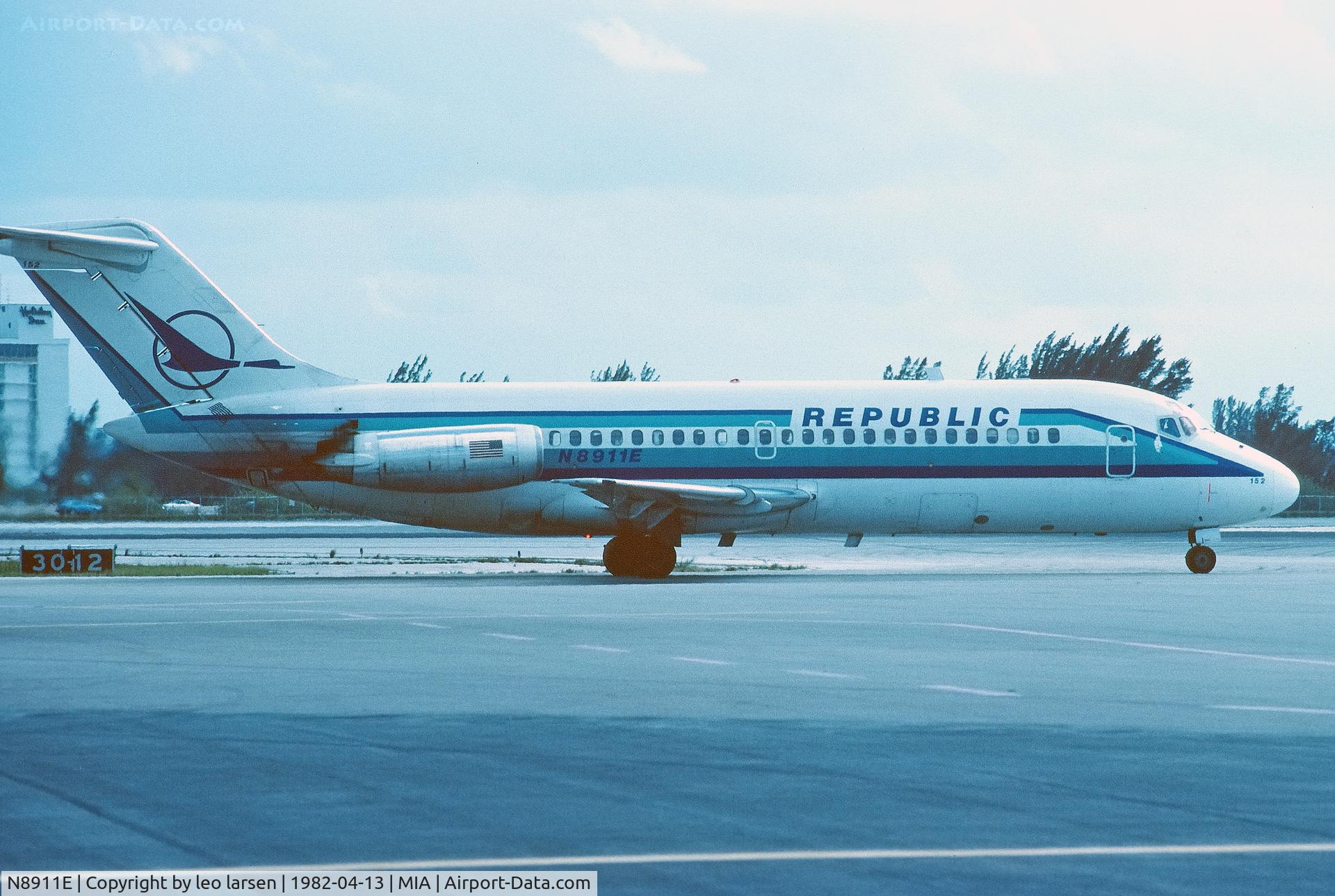 N8911E, 1966 Douglas DC-9-14 C/N 45825, Miami 13.4.1982
