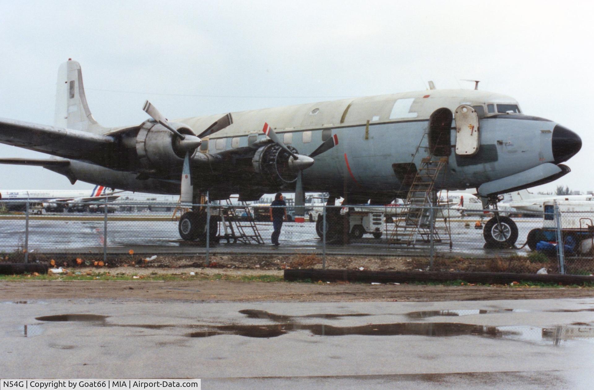 N54G, 1951 Douglas C-118A Liftmaster (DC-6A) C/N 43573, Looking tired