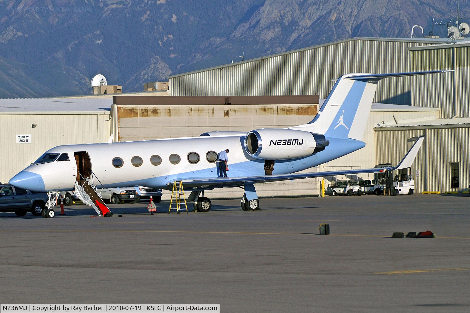 N236MJ, 1991 Gulfstream Aerospace G-IV C/N 1177, N236MJ   Gulfstream G4 [1177] (Aerodynamics Inc) Salt Lake City Int'l~N 19/07/2010