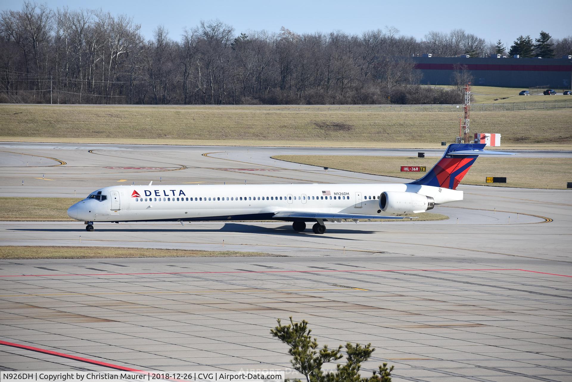 N926DH, 1998 McDonnell Douglas MD-90-30 C/N 53588, Mcdonell Douglas MD-90