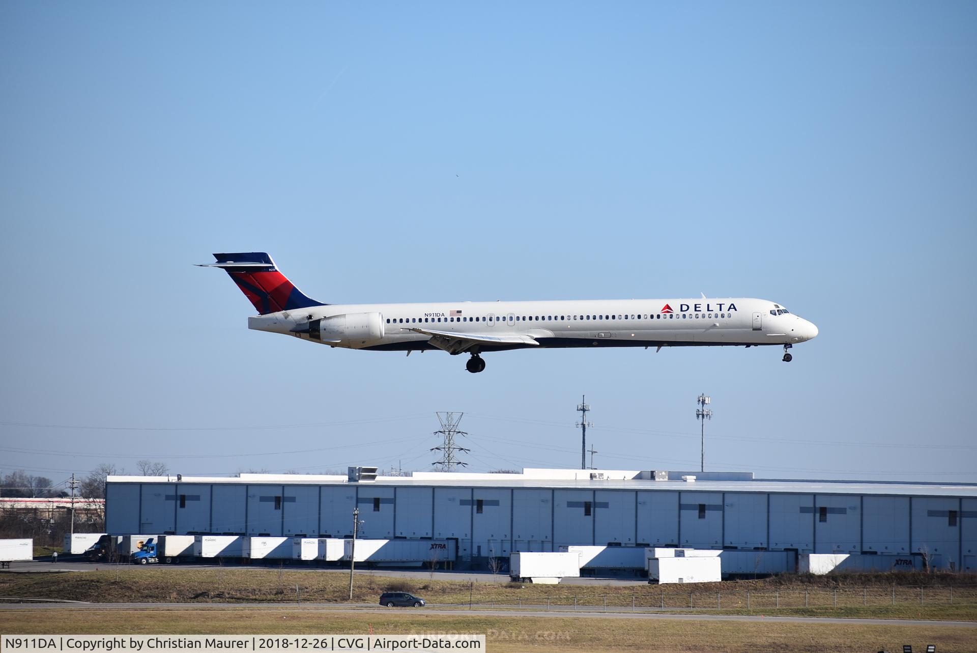 N911DA, 1995 McDonnell Douglas MD-90-30 C/N 53391, Mcdonell Douglas MD-90 making a nice approach