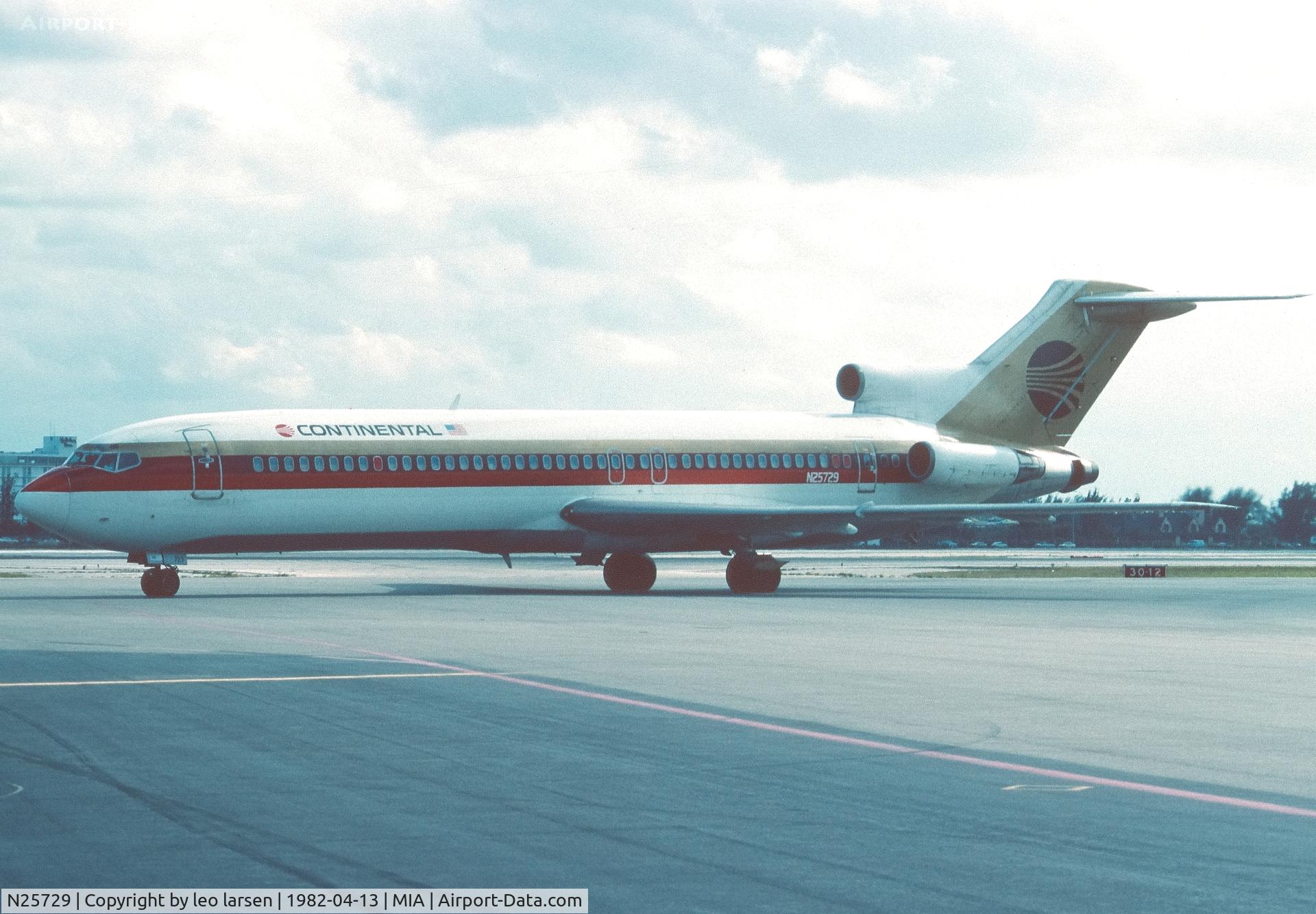 N25729, 1973 Boeing 727-224 C/N 20658, Miami 13.4.1982