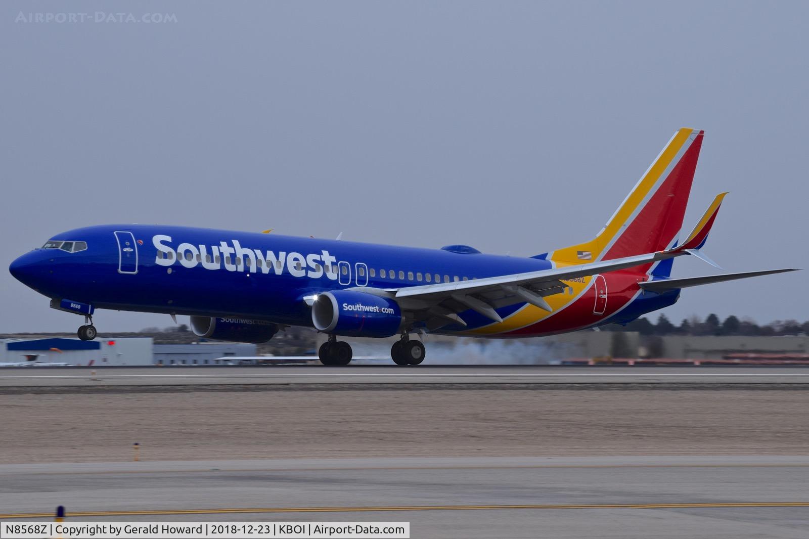 N8568Z, 2018 Boeing 737-8H4 C/N 64248, Landing RWY 10L.