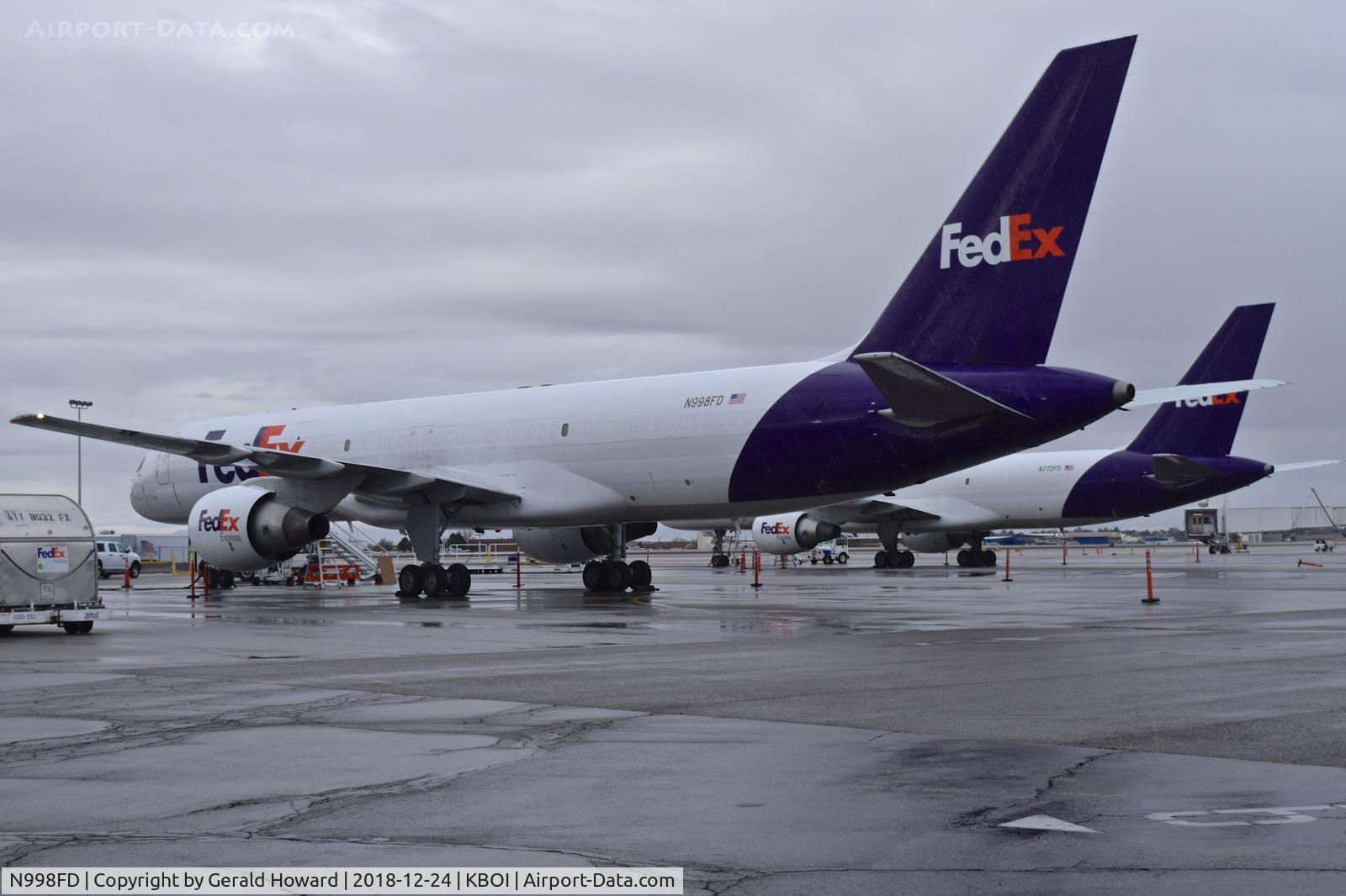 N998FD, 1990 Boeing 757-230 C/N 24747, Parked on the Fed Ex ramp.