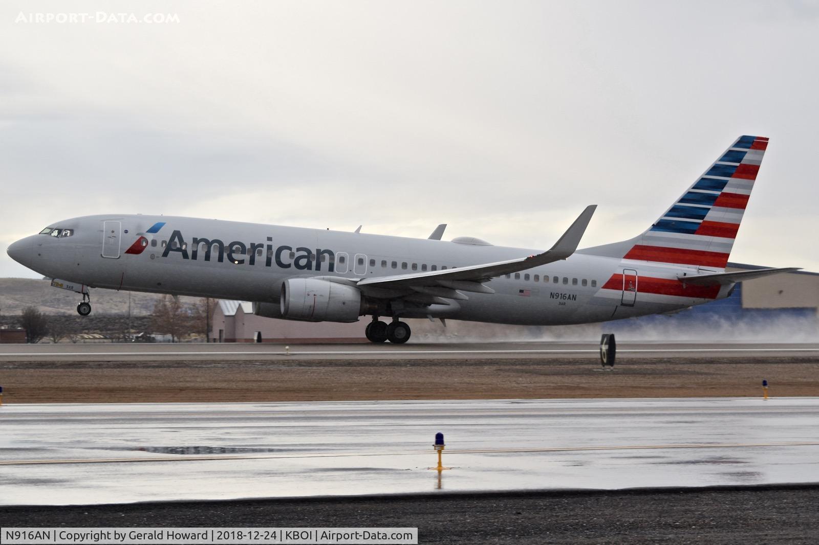 N916AN, 1999 Boeing 737-823 C/N 29517, Touch down on RWY 10L.