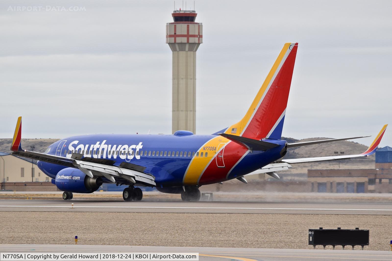N770SA, 2000 Boeing 737-7H4 C/N 30589, Landing roll out RWY 10L.