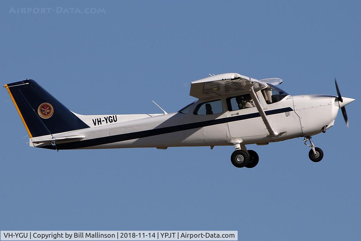 VH-YGU, 2011 Cessna 172R Skyhawk C/N 17281581, circuits