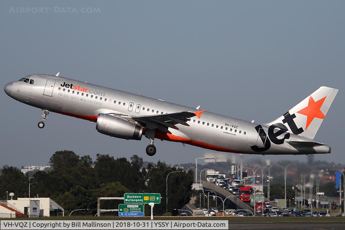 VH-VQZ, 2004 Airbus A320-232 C/N 2292, up n away