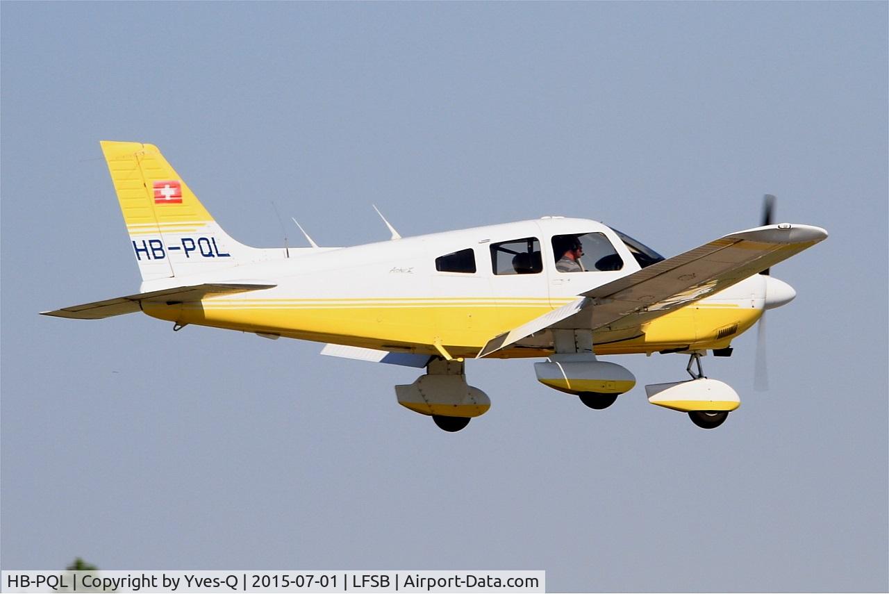 HB-PQL, 1989 Piper PA-28-181 Archer II C/N 2890121, Piper PA-28-181 Archer II,  on final rwy 15, Bâle-Mulhouse-Fribourg airport (LFSB-BSL)