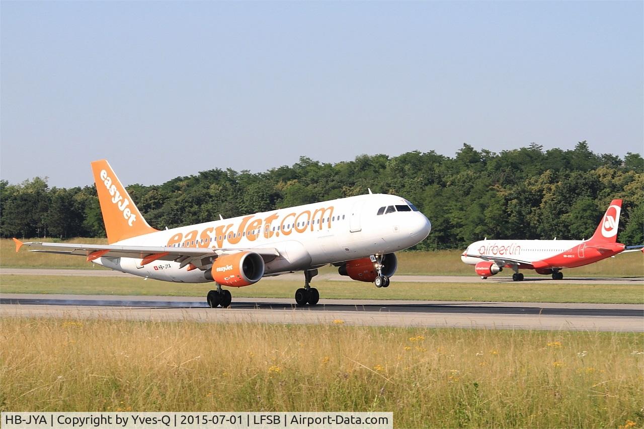 HB-JYA, 2010 Airbus A320-214 C/N 4250, Airbus A320-214, Landing rwy 15, Bâle-Mulhouse-Fribourg airport (LFSB-BSL)