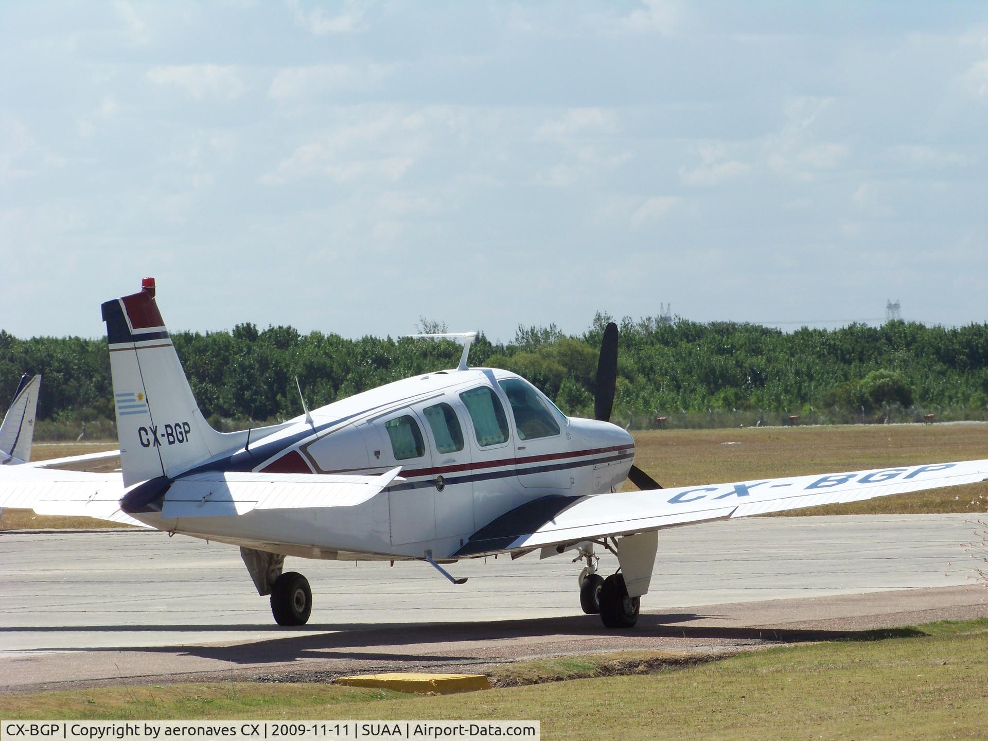 CX-BGP, Beechcraft 36 C/N E-177, plataforma del Aeropuerto Int. Ángel S. Adami.