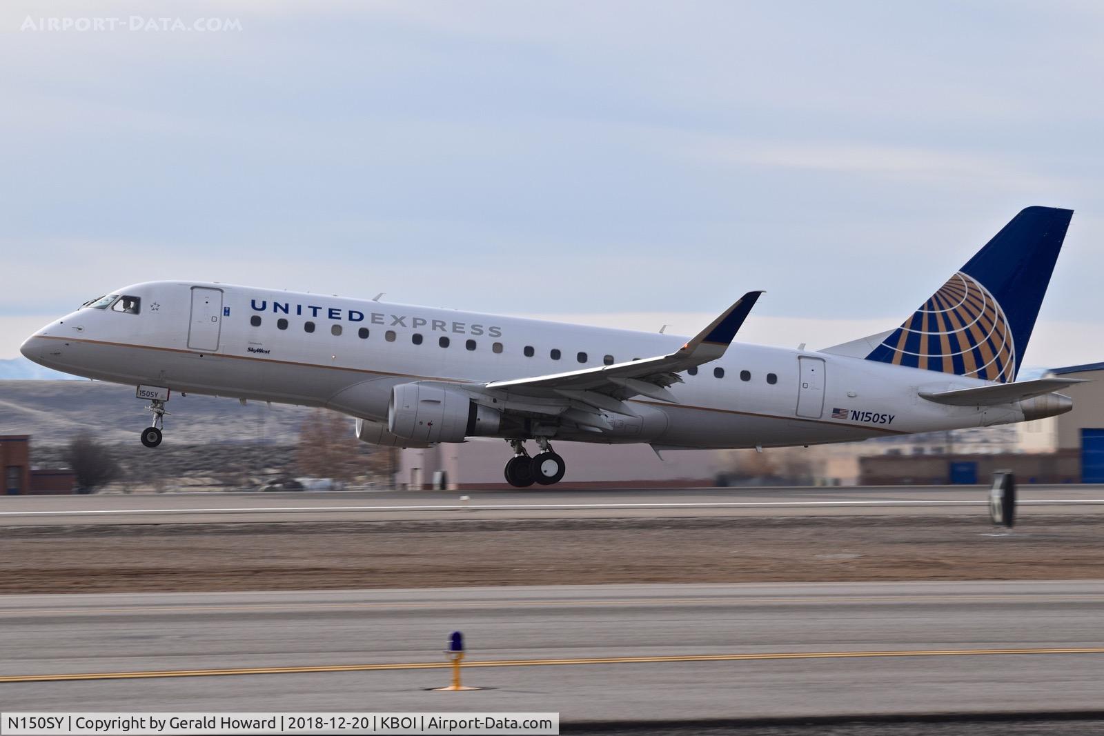 N150SY, 2015 Embraer 175LR (ERJ-170-200LR) C/N 15000499, Take off on RWY 10L.